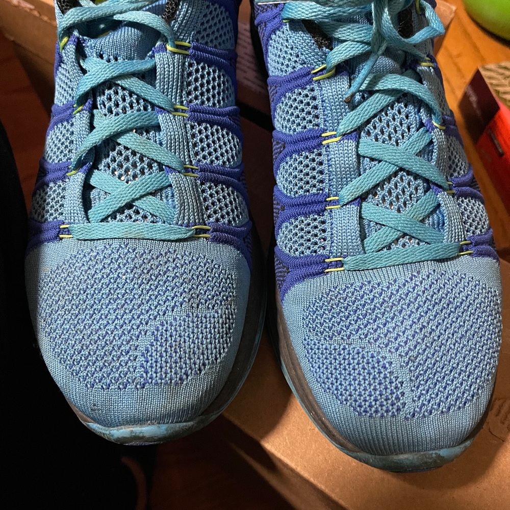 Men’s Nike Flyknit Size 11